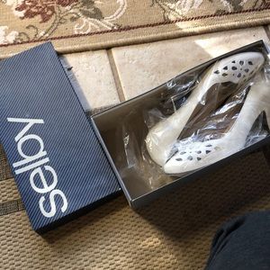 Selby Vintage White 2” Heel in Original Packaging